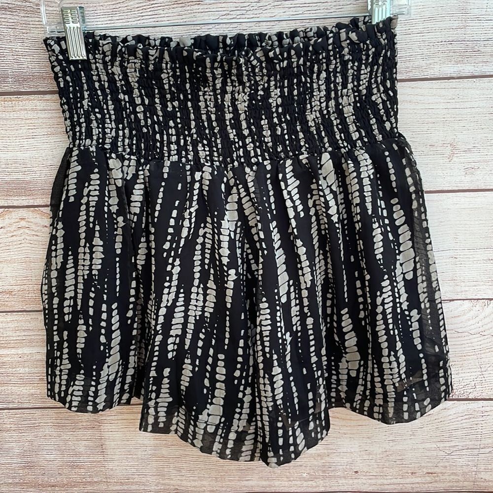 TCEC PAPERBAG WAIST SHORTS - Picture 4 of 6
